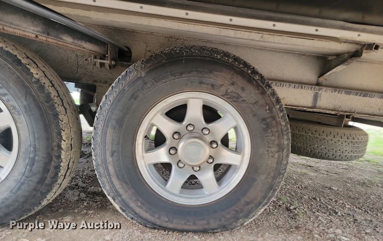 image for item NZ9822 2009 Heartland RV 3355RL Big Country camper