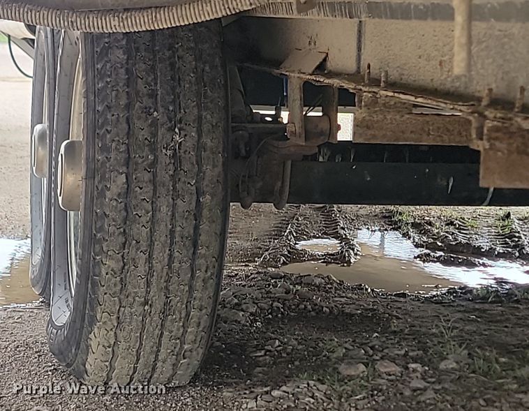 image for item NZ9822 2009 Heartland RV 3355RL Big Country camper