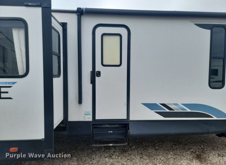 image for item NZ9824 2021 Forest River  Vibe 33RK camper