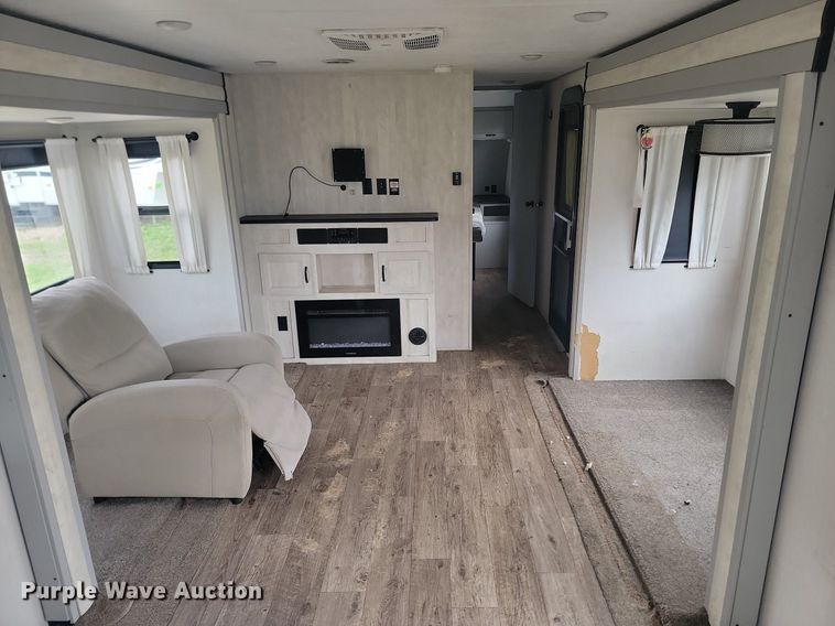 image for item NZ9824 2021 Forest River  Vibe 33RK camper