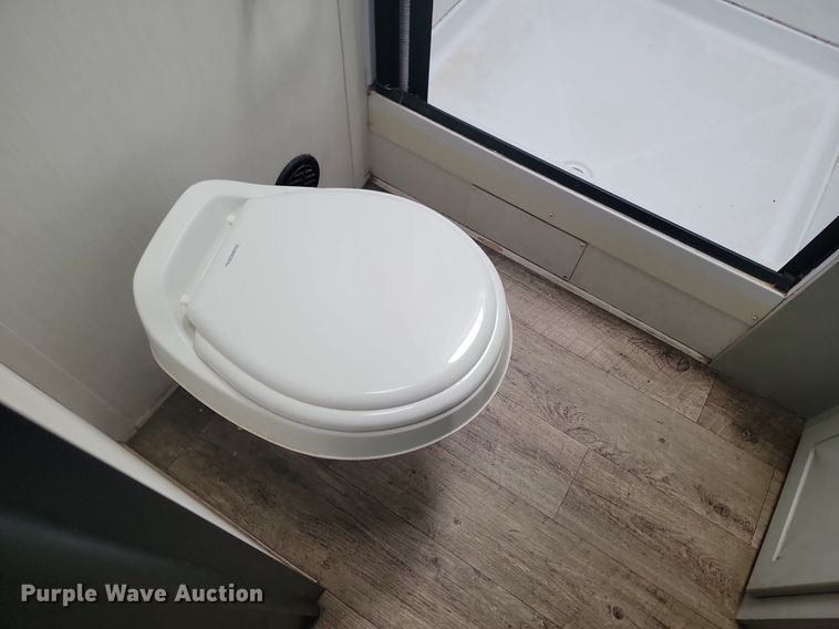 image for item NZ9824 2021 Forest River  Vibe 33RK camper