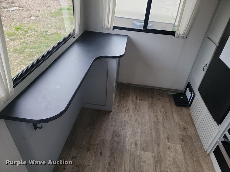 image for item NZ9824 2021 Forest River  Vibe 33RK camper