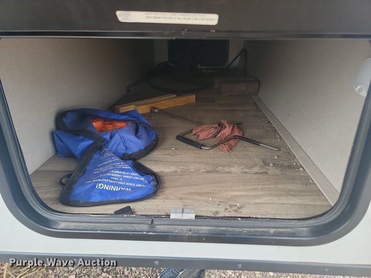 image for item NZ9827 2020 Ventrure RV Sonic camper