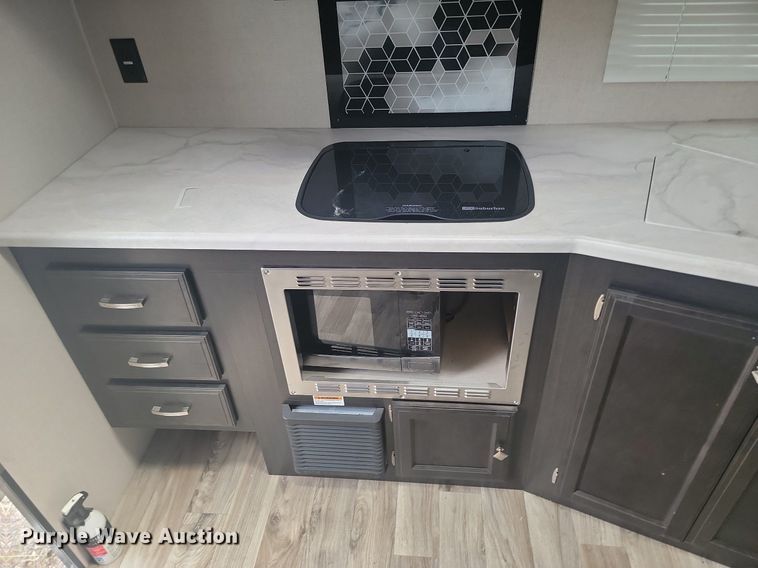 image for item NZ9827 2020 Ventrure RV Sonic camper