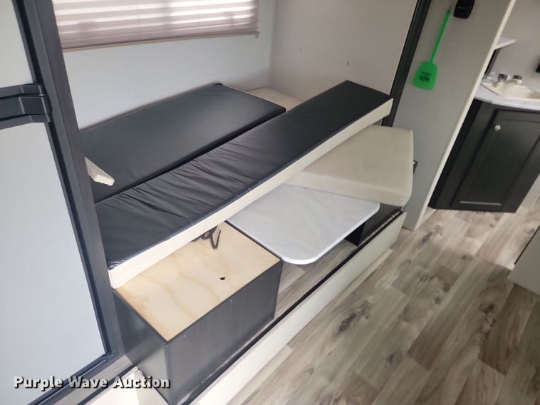 image for item NZ9827 2020 Ventrure RV Sonic camper