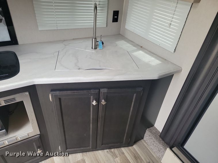 image for item NZ9827 2020 Ventrure RV Sonic camper