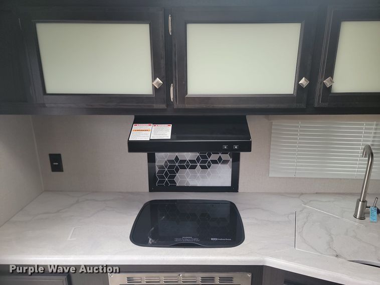 image for item NZ9827 2020 Ventrure RV Sonic camper