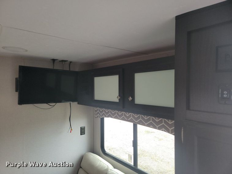 image for item NZ9827 2020 Ventrure RV Sonic camper