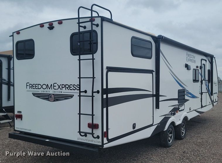 image for item NZ9828 2021 Forest River Freedom Express camper