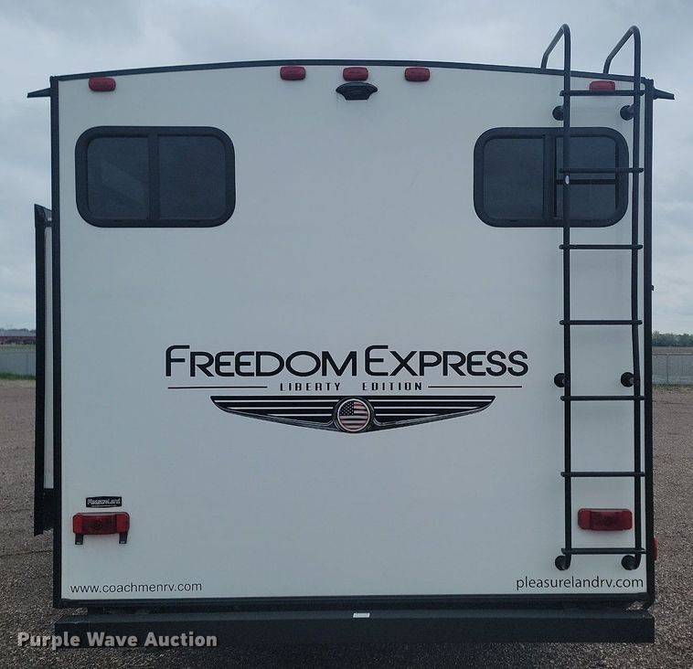 image for item NZ9828 2021 Forest River Freedom Express camper