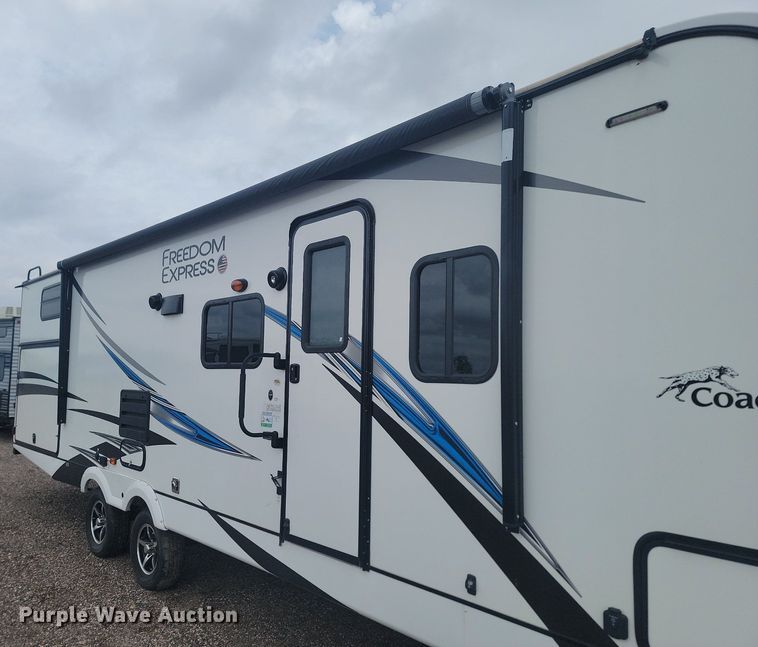 image for item NZ9828 2021 Forest River Freedom Express camper