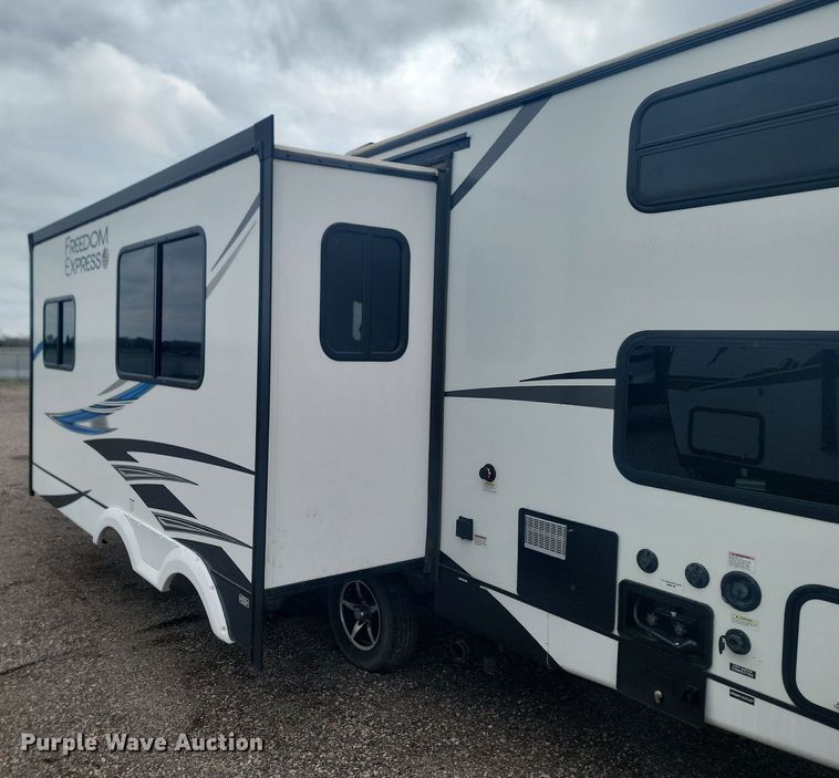 image for item NZ9828 2021 Forest River Freedom Express camper