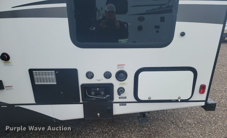 image for item NZ9828 2021 Forest River Freedom Express camper