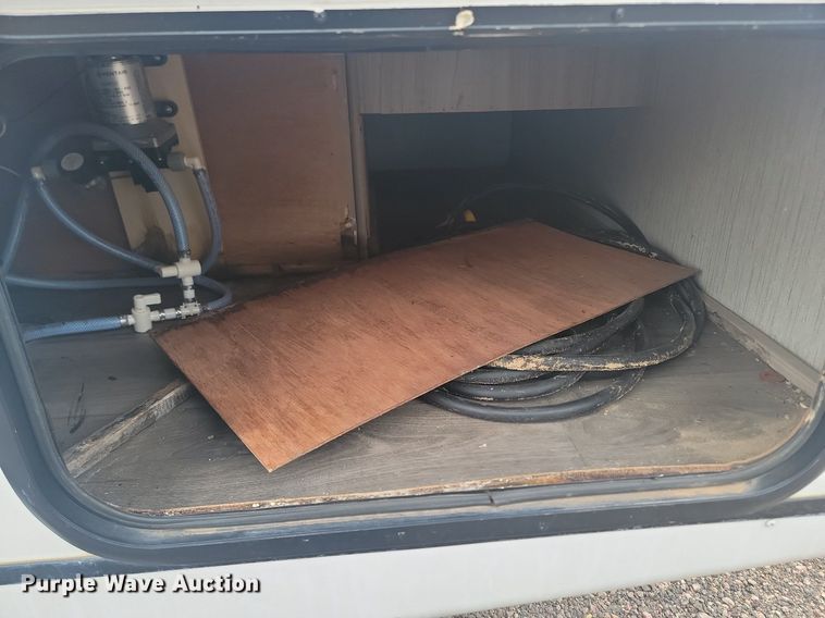 image for item NZ9828 2021 Forest River Freedom Express camper