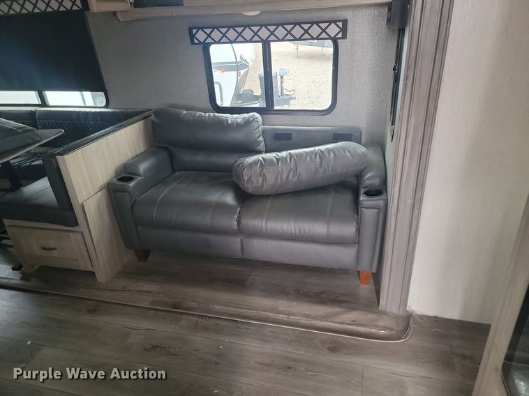 image for item NZ9828 2021 Forest River Freedom Express camper