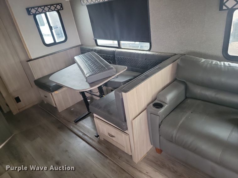 image for item NZ9828 2021 Forest River Freedom Express camper