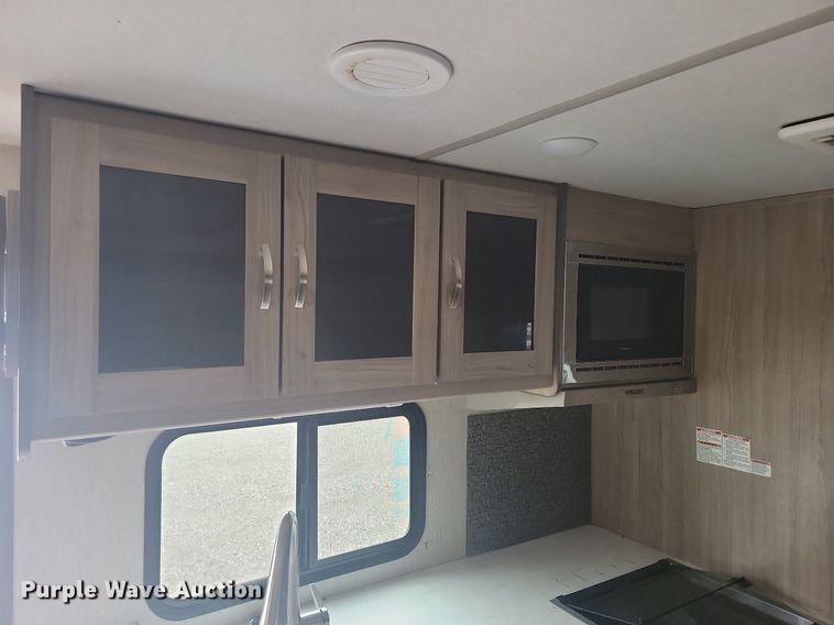 image for item NZ9828 2021 Forest River Freedom Express camper