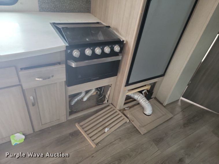 image for item NZ9828 2021 Forest River Freedom Express camper