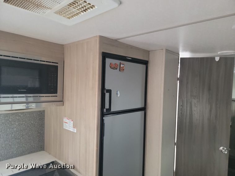 image for item NZ9828 2021 Forest River Freedom Express camper