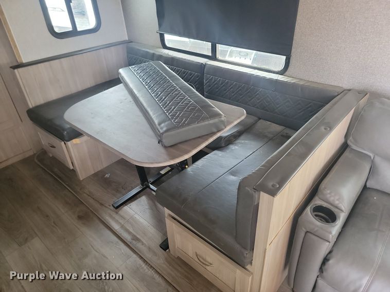 image for item NZ9828 2021 Forest River Freedom Express camper