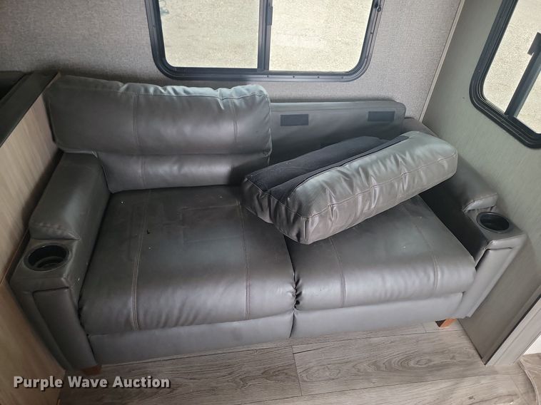 image for item NZ9828 2021 Forest River Freedom Express camper