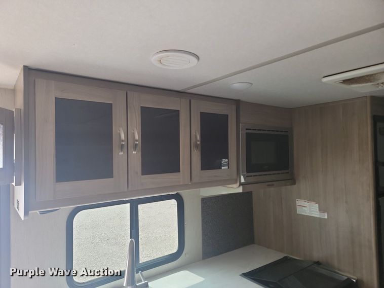 image for item NZ9828 2021 Forest River Freedom Express camper