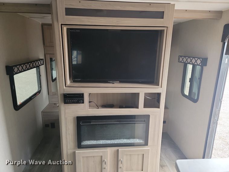 image for item NZ9828 2021 Forest River Freedom Express camper