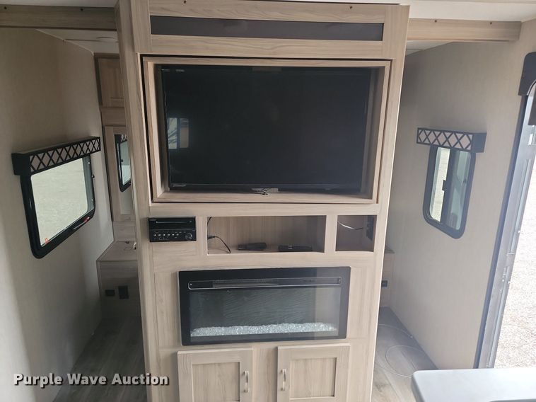 image for item NZ9828 2021 Forest River Freedom Express camper