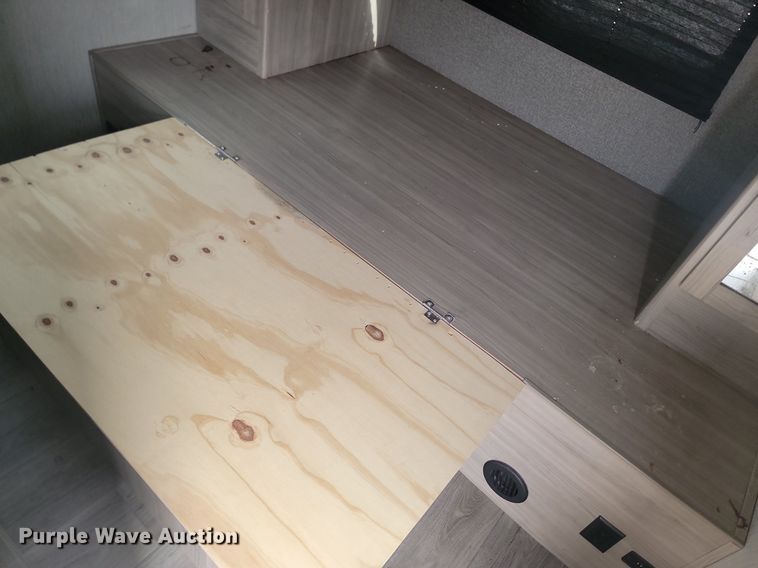 image for item NZ9828 2021 Forest River Freedom Express camper