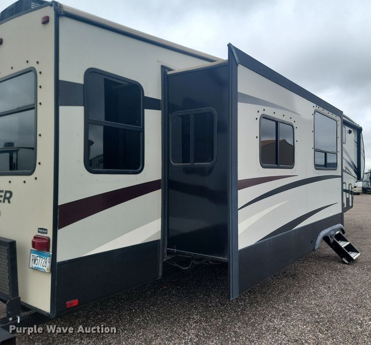 image for item NZ9829 2018 Keystone RV Cruiser 3451FB18 camper