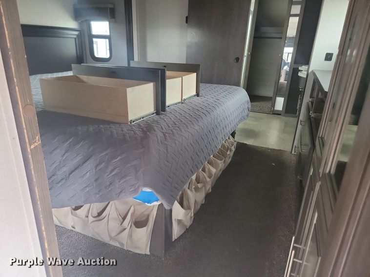 image for item NZ9829 2018 Keystone RV Cruiser 3451FB18 camper