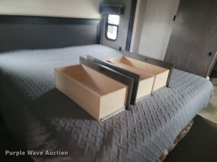 image for item NZ9829 2018 Keystone RV Cruiser 3451FB18 camper