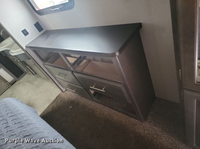 image for item NZ9829 2018 Keystone RV Cruiser 3451FB18 camper