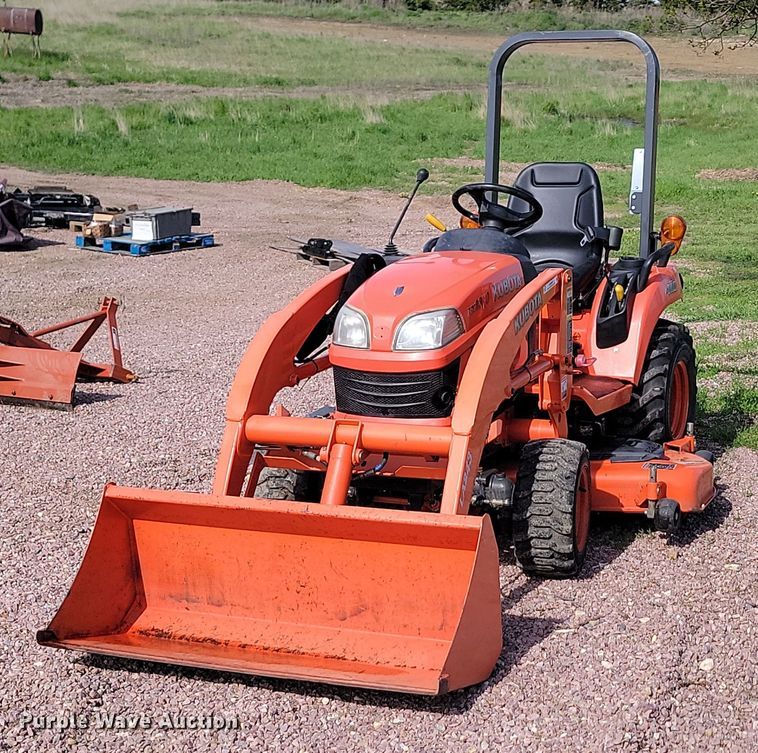 image for item NZ9856 2005 Kubota  BX2350 MFWD tractor