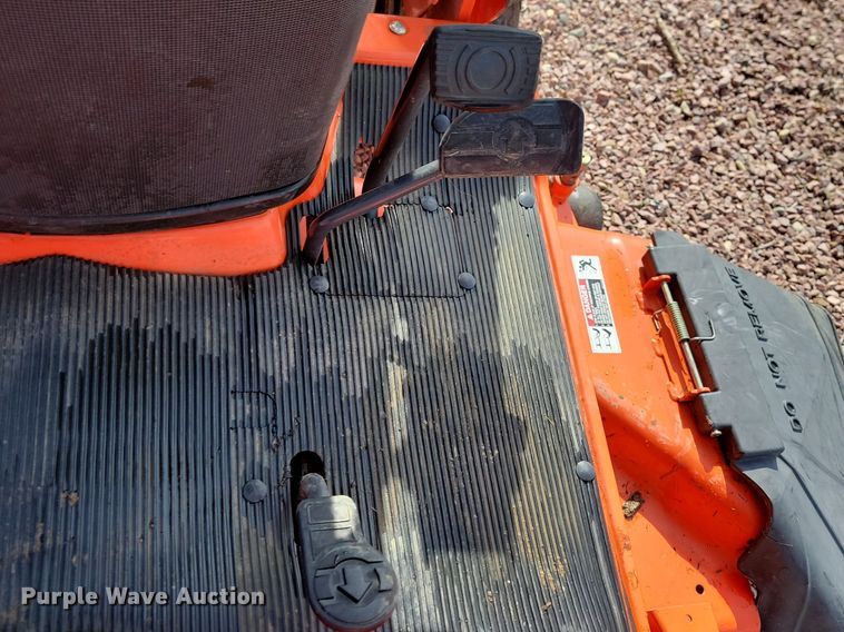 image for item NZ9856 2005 Kubota  BX2350 MFWD tractor
