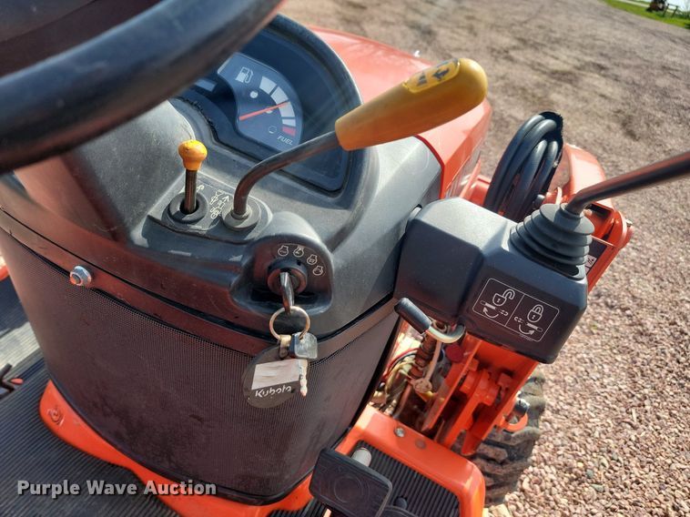 image for item NZ9856 2005 Kubota  BX2350 MFWD tractor