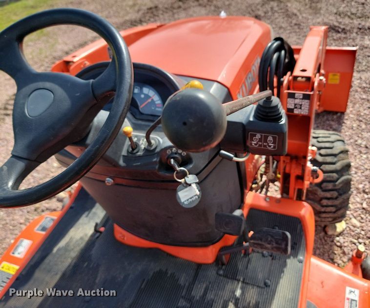 image for item NZ9856 2005 Kubota  BX2350 MFWD tractor