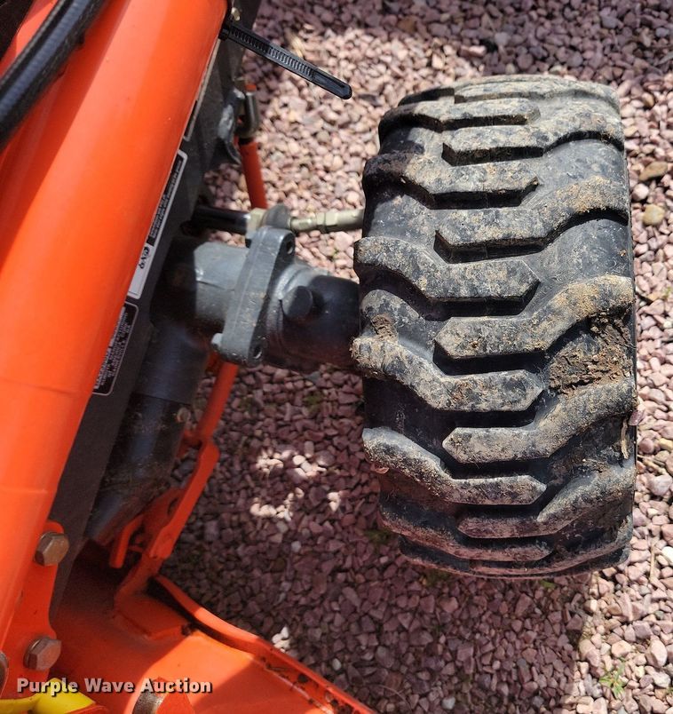 image for item NZ9856 2005 Kubota  BX2350 MFWD tractor