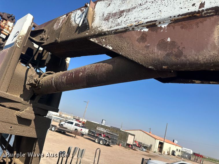 image for item OC9459 1990 Ford AeroMax L9000 crane truck