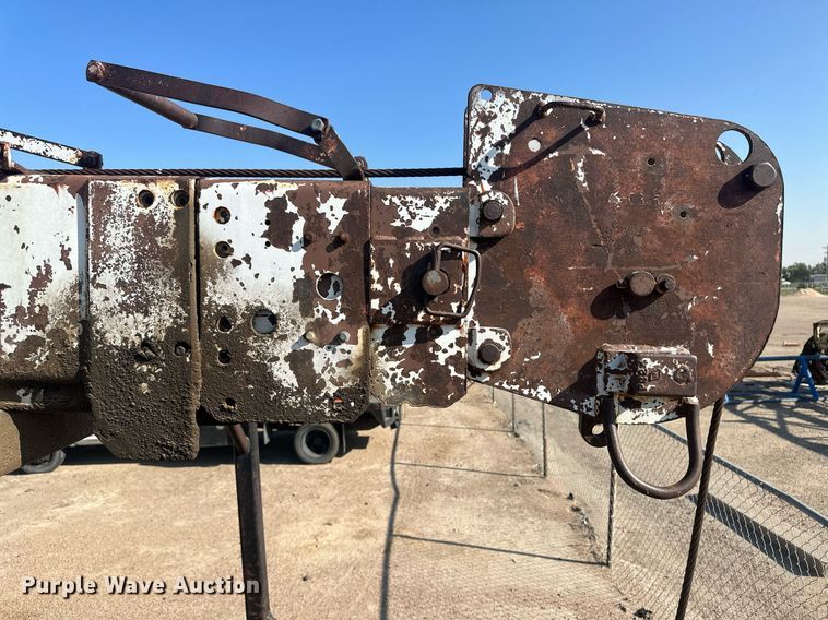 image for item OC9459 1990 Ford AeroMax L9000 crane truck