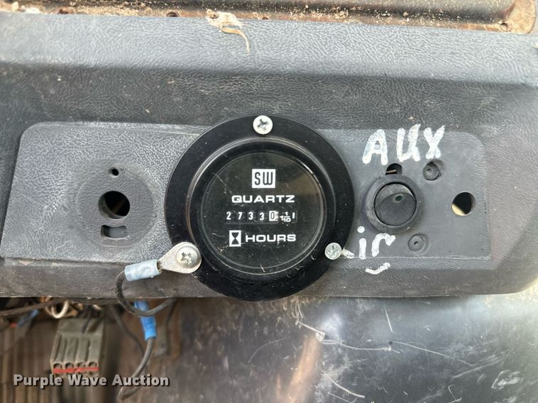 image for item OC9459 1990 Ford AeroMax L9000 crane truck