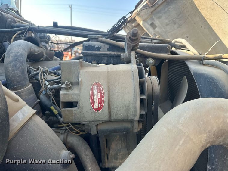 image for item OC9459 1990 Ford AeroMax L9000 crane truck