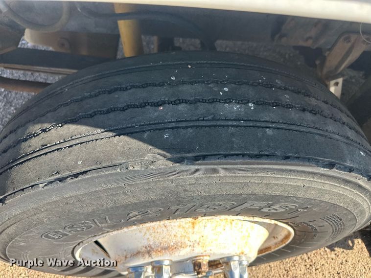 image for item OC9459 1990 Ford AeroMax L9000 crane truck