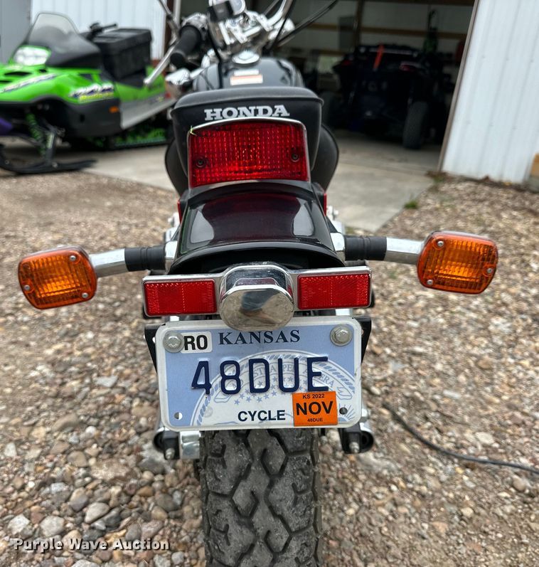 image for item OE9171 2000 Honda CMX250C motorcycle