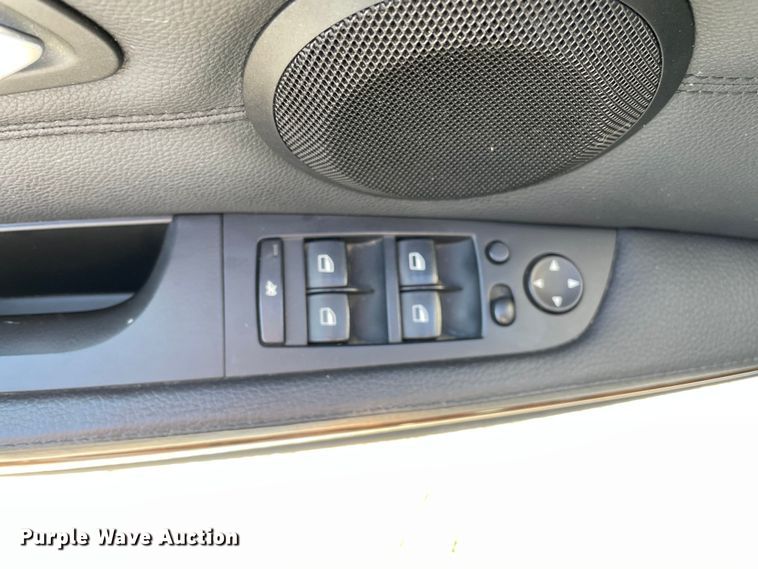 image for item OG9909 2011 BMW 328i 