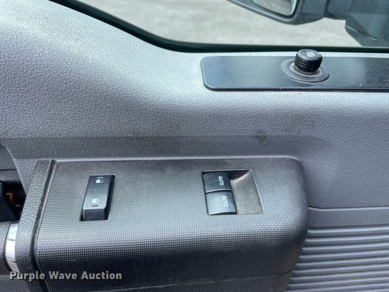 image for item OG9915 2014 Ford  F450XL Superduty  flatbed truck