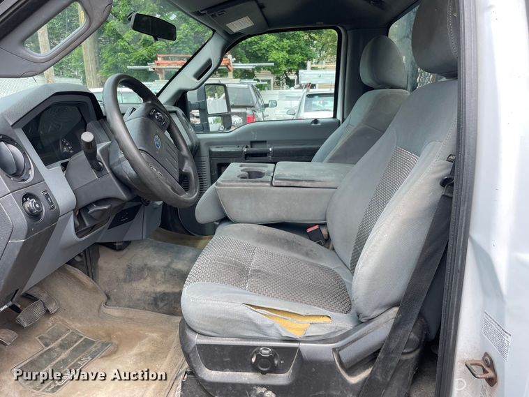 image for item OG9915 2014 Ford  F450XL Superduty  flatbed truck