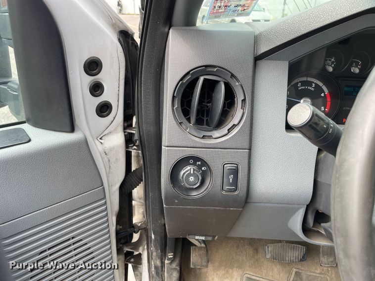 image for item OG9915 2014 Ford  F450XL Superduty  flatbed truck