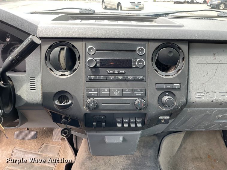 image for item OG9915 2014 Ford  F450XL Superduty  flatbed truck