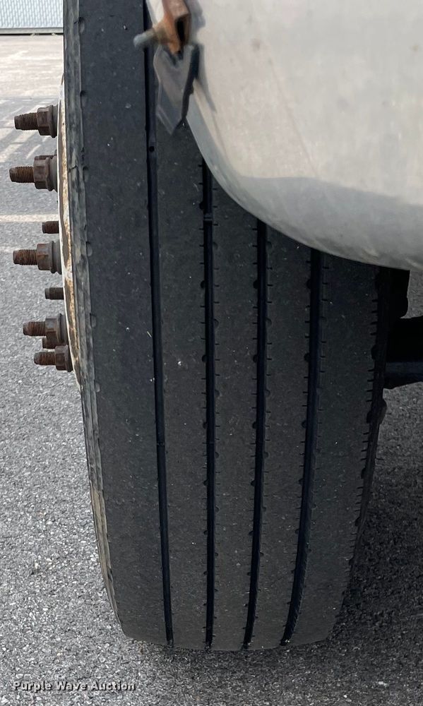 image for item OG9915 2014 Ford  F450XL Superduty  flatbed truck